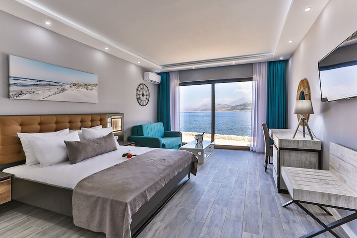 Room 12 of 74