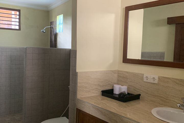 Room 52 of 79