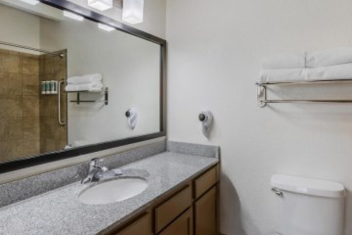 Room 21 of 33
