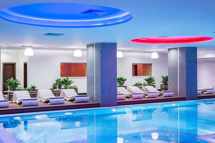 Pool 82 of 160