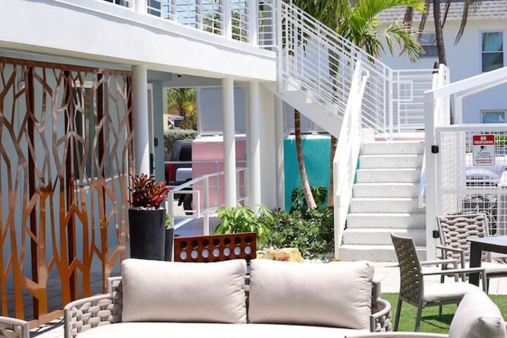 Hotel Exterior 175 of 227