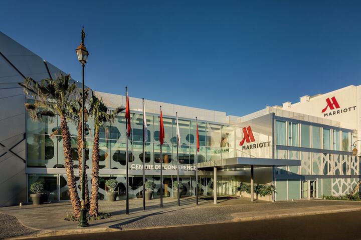 Hotel 100 of 102
