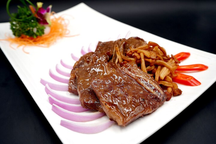 Dining 84 of 142