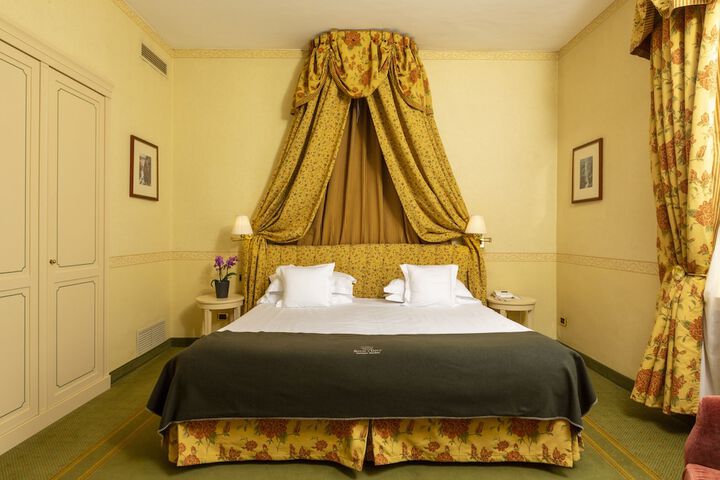 Room 12 of 62