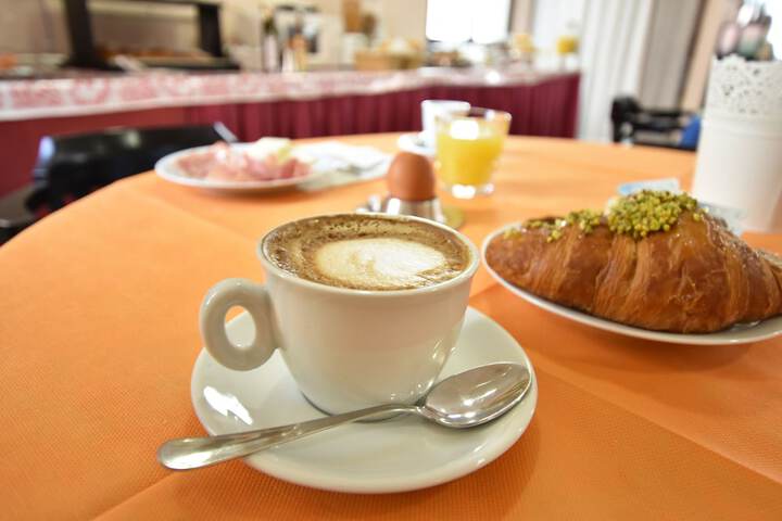 Breakfast/Coffee Service 44 of 60