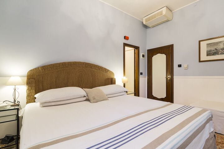 Room 16 of 62