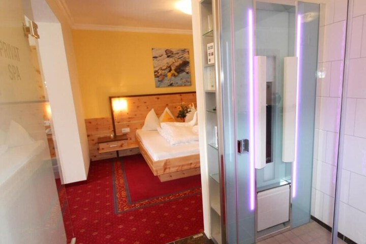 Room 13 of 73