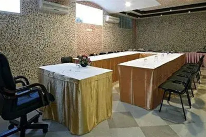 Dining 7 of 8