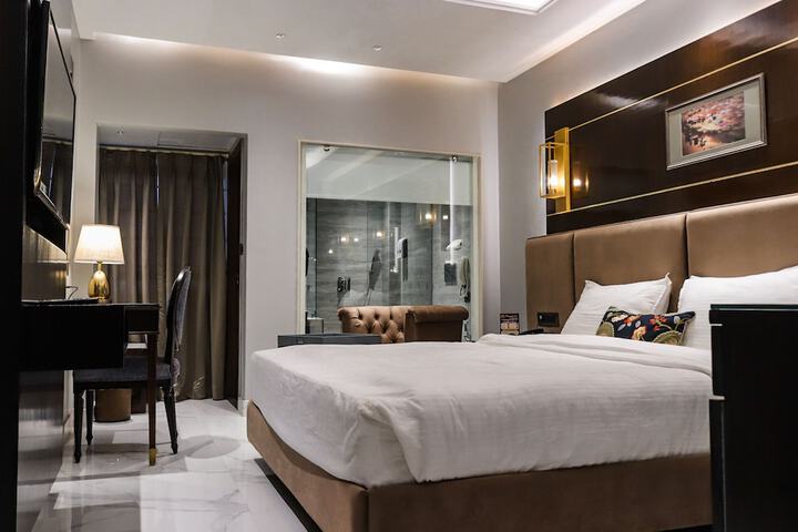 Room 16 of 63