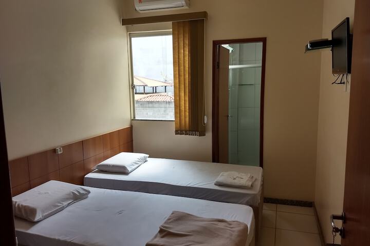 Room 6 of 17