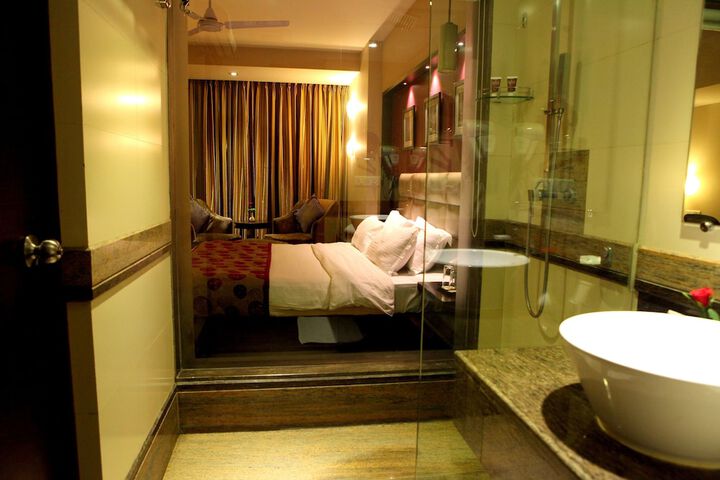 Room 5 of 49