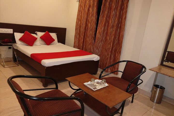 Room 2 of 11