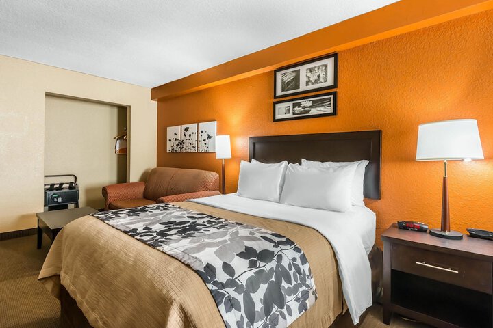 Room 21 of 52