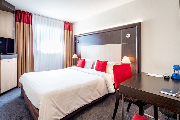 Room 4 of 19