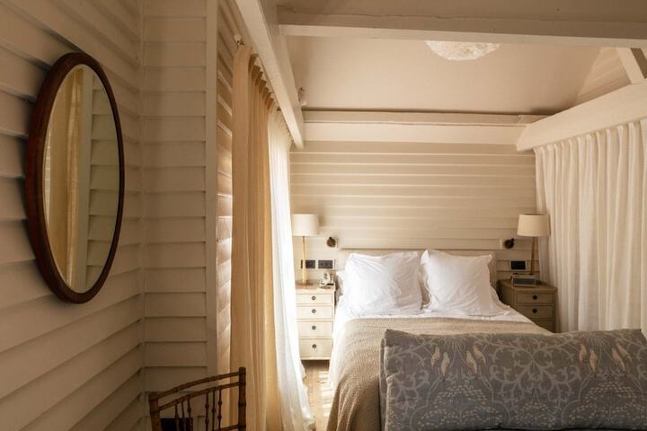 Room 32 of 75