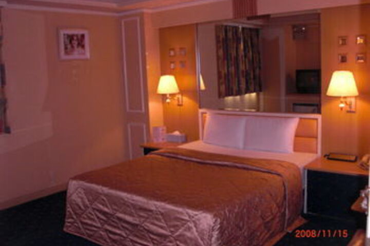 Room 12 of 14