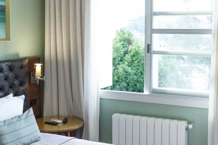 Room 5 of 110