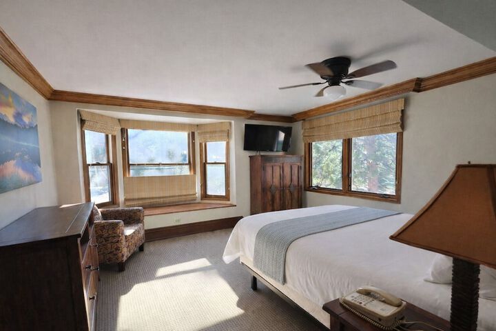 Room 6 of 27