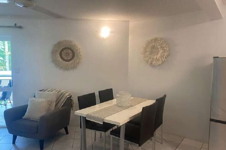 Room 33 of 65