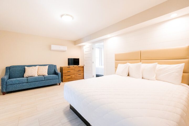 Room 10 of 42