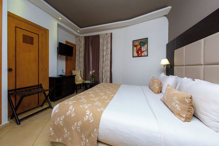 Room 7 of 30