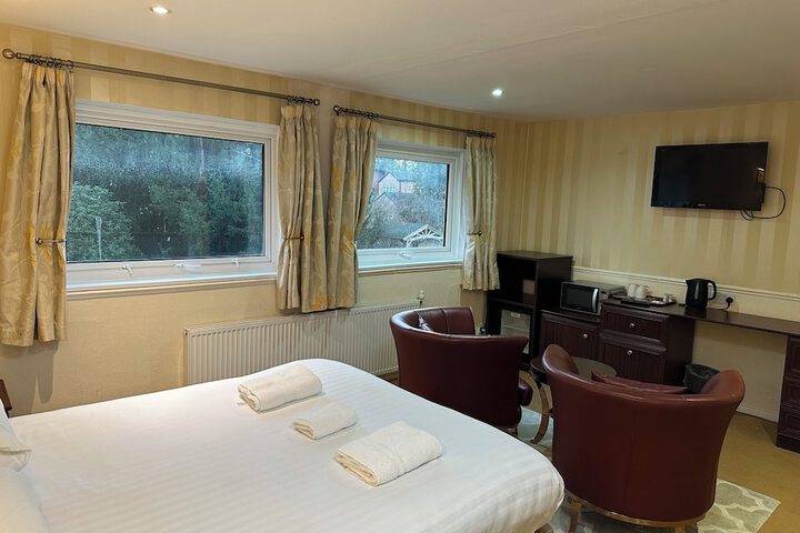 Room 33 of 74