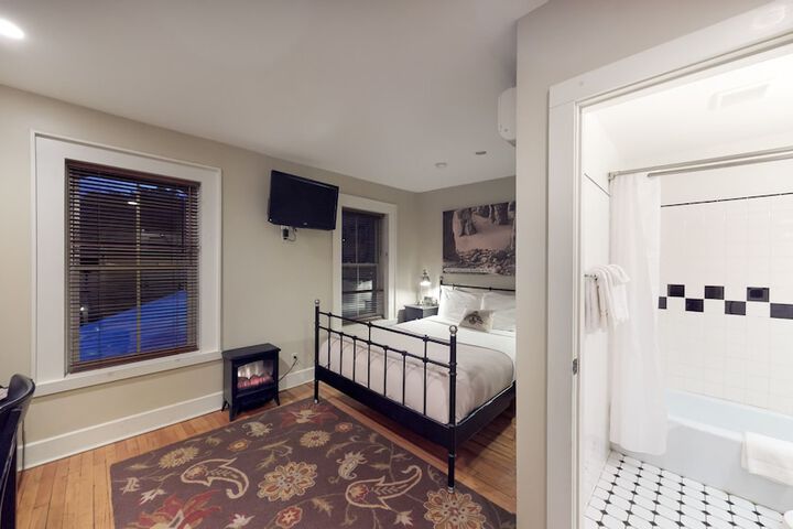 Room 3 of 26