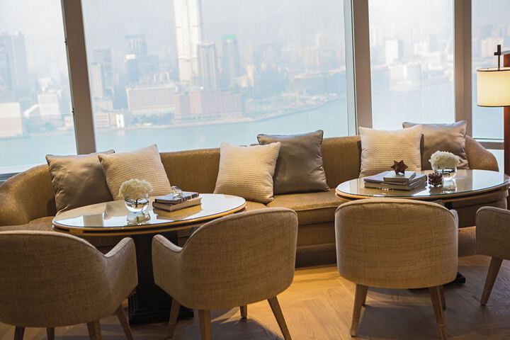 Lounge 116 of 119