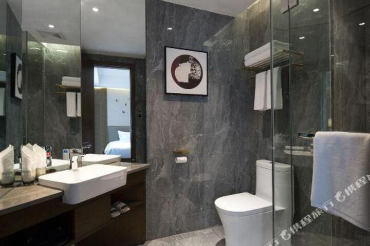 Huihe Park Hyatt Hotel