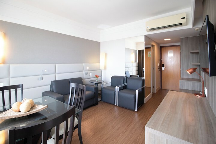 Room 15 of 33