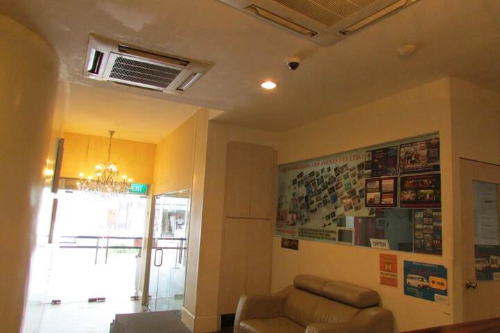 Entrance & Lobby