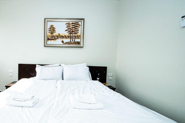 Room 34 of 123