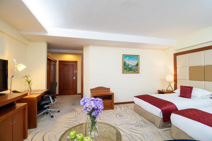 Room 45 of 325