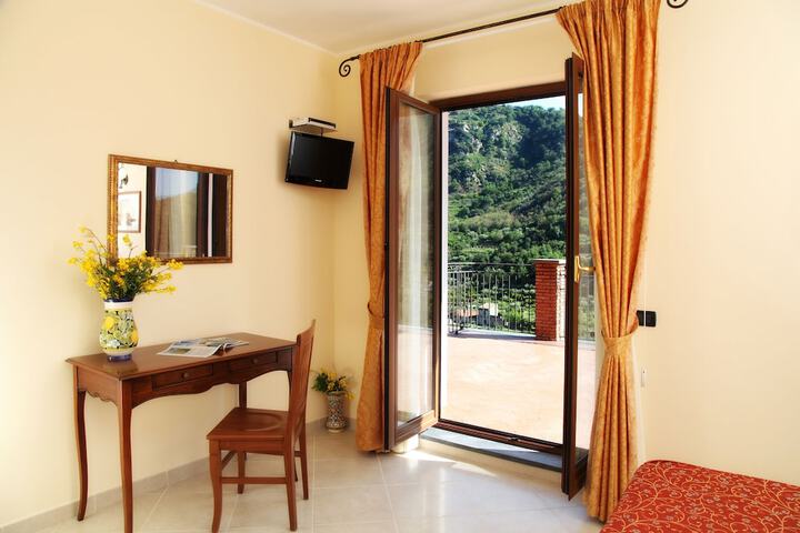 Room 6 of 46