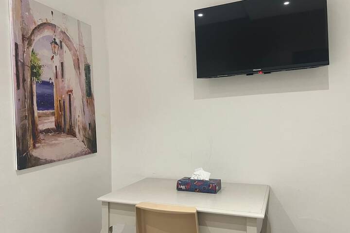 Room 15 of 31