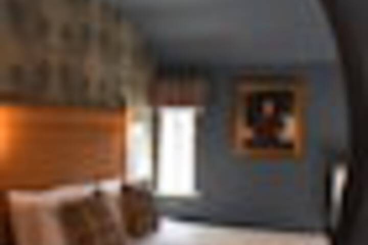 Room 35 of 72