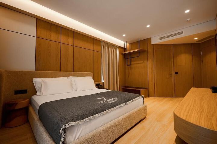 Room 4 of 67