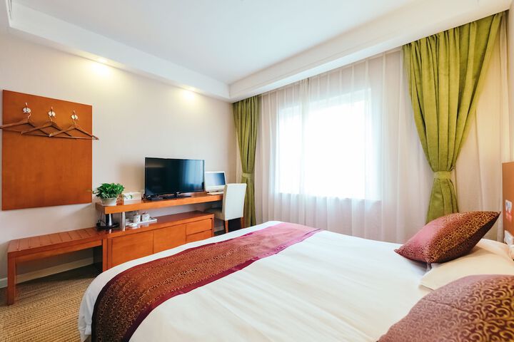 Room 32 of 107