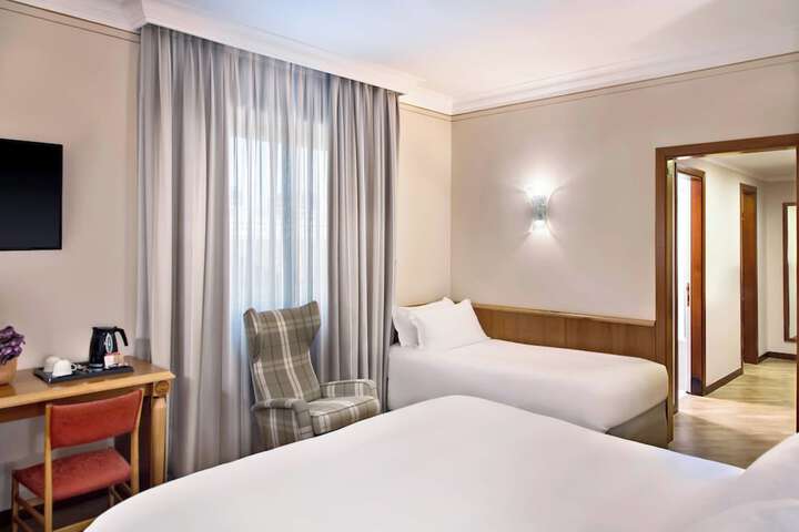 Room 14 of 64