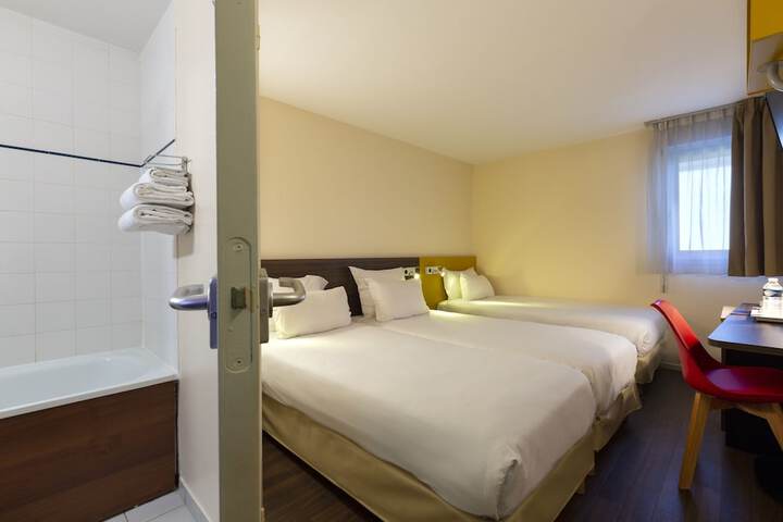 Room 9 of 50
