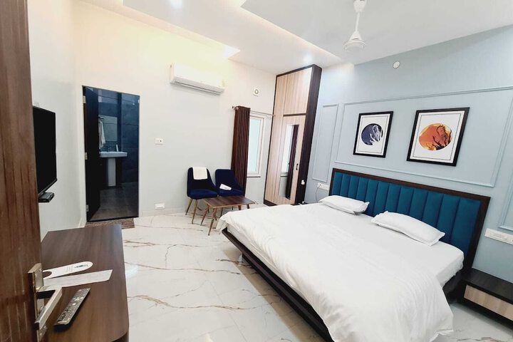Room 15 of 39