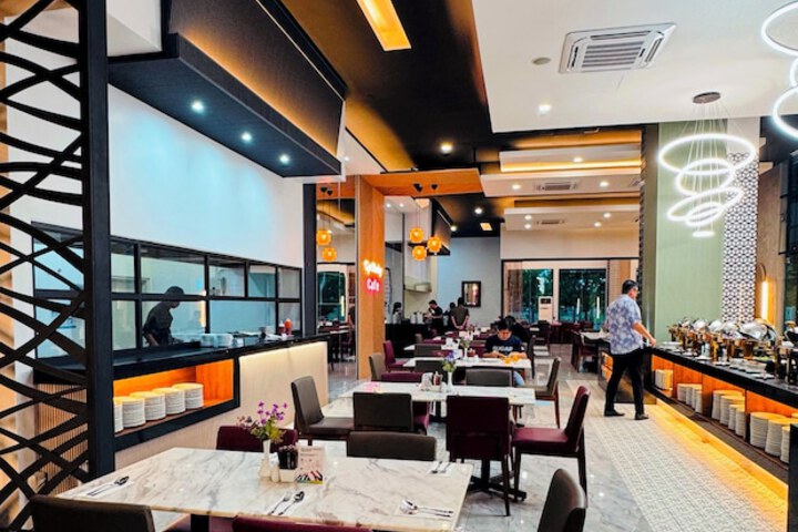 Dining 108 of 148