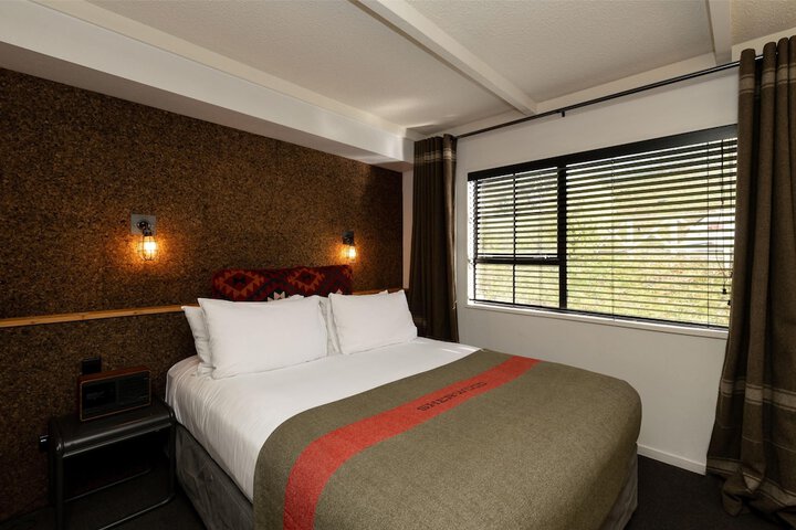 Room 18 of 64