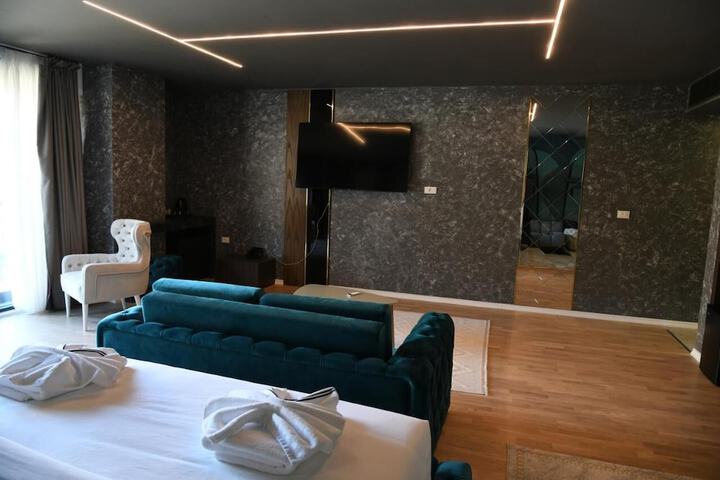 Room 10 of 56