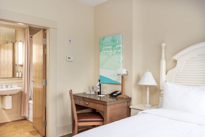 Room 5 of 74