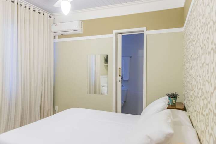 Room 2 of 109