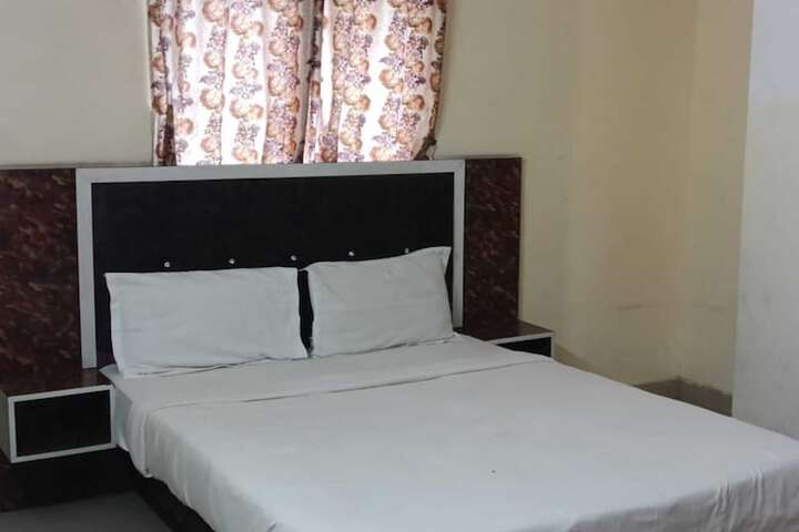 Room 13 of 21