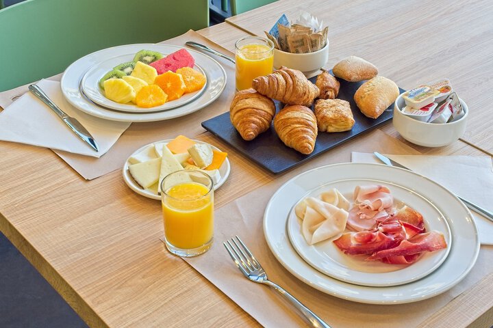 Breakfast/Coffee Service 18 of 21