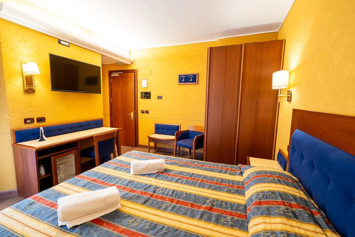 Room 50 of 101