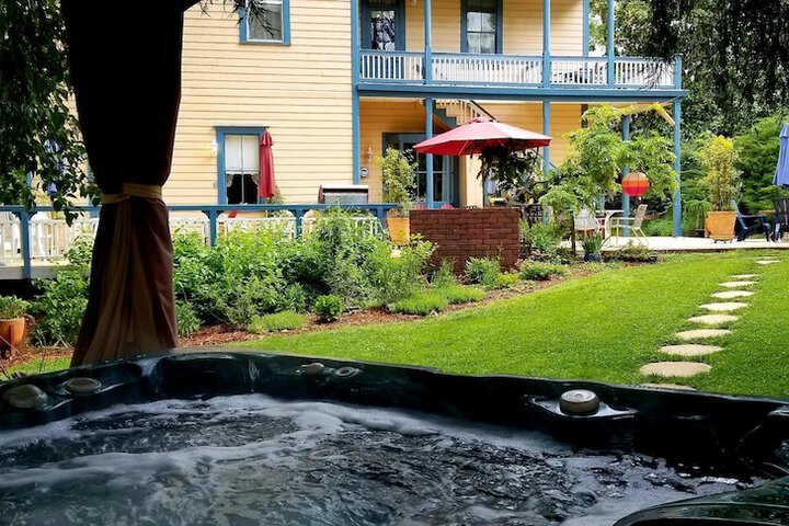 Hotel Exterior 17 of 20